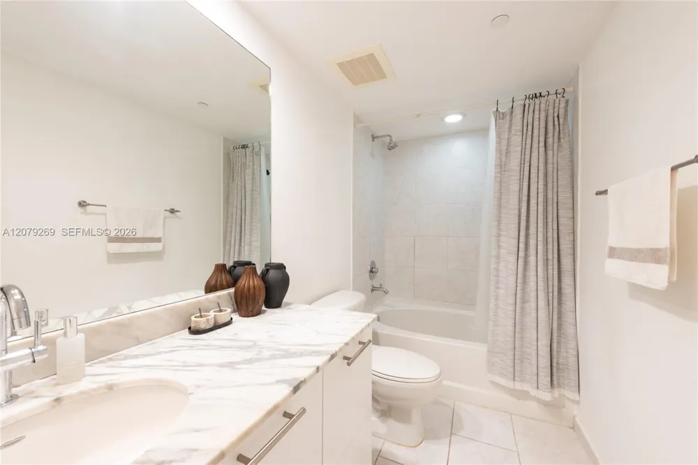 950 Brickell Bay Dr #2304 Miami, FL 33131