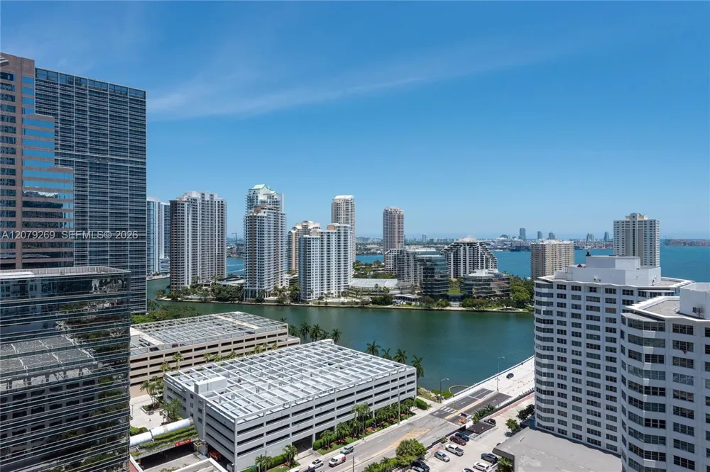 950 Brickell Bay Dr #2304 Miami, FL 33131