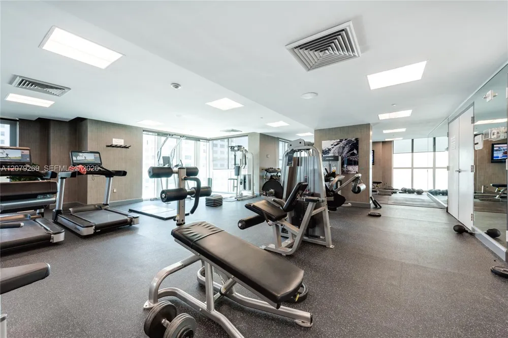 950 Brickell Bay Dr #2304 Miami, FL 33131