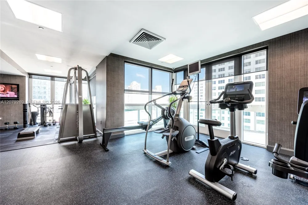950 Brickell Bay Dr #2304 Miami, FL 33131