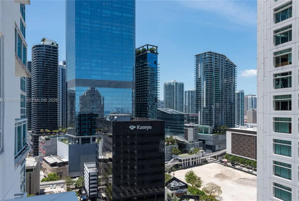 950 Brickell Bay Dr #2304 Miami, FL 33131