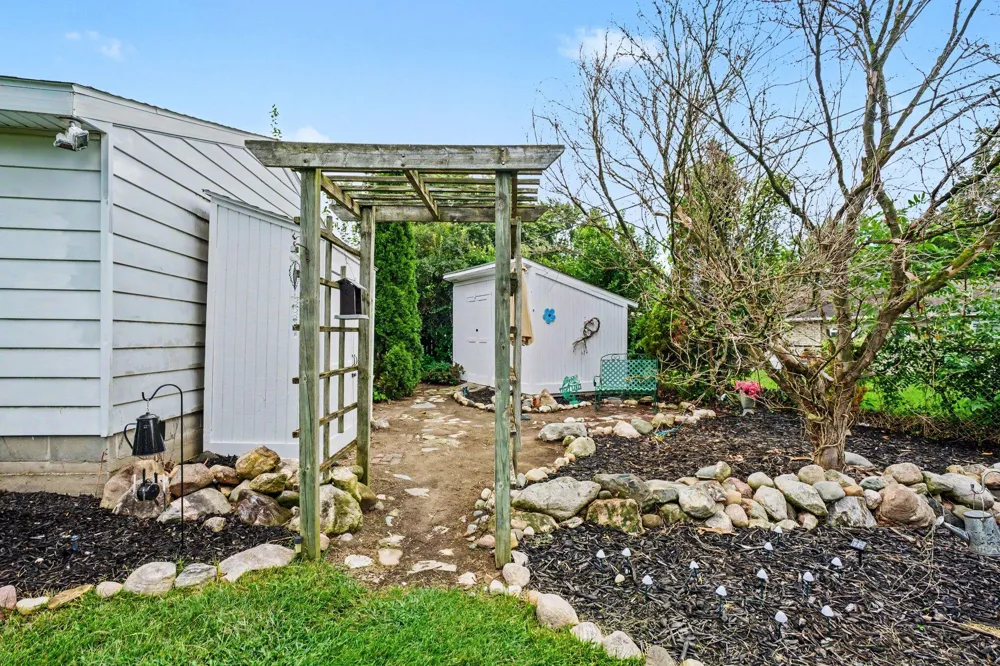 2423 Eastfield Drive Niles, MI 49120