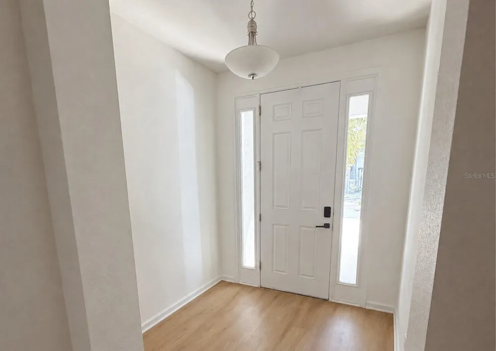 8653 PALMER PARK CIRCLE Sarasota, FL 34238