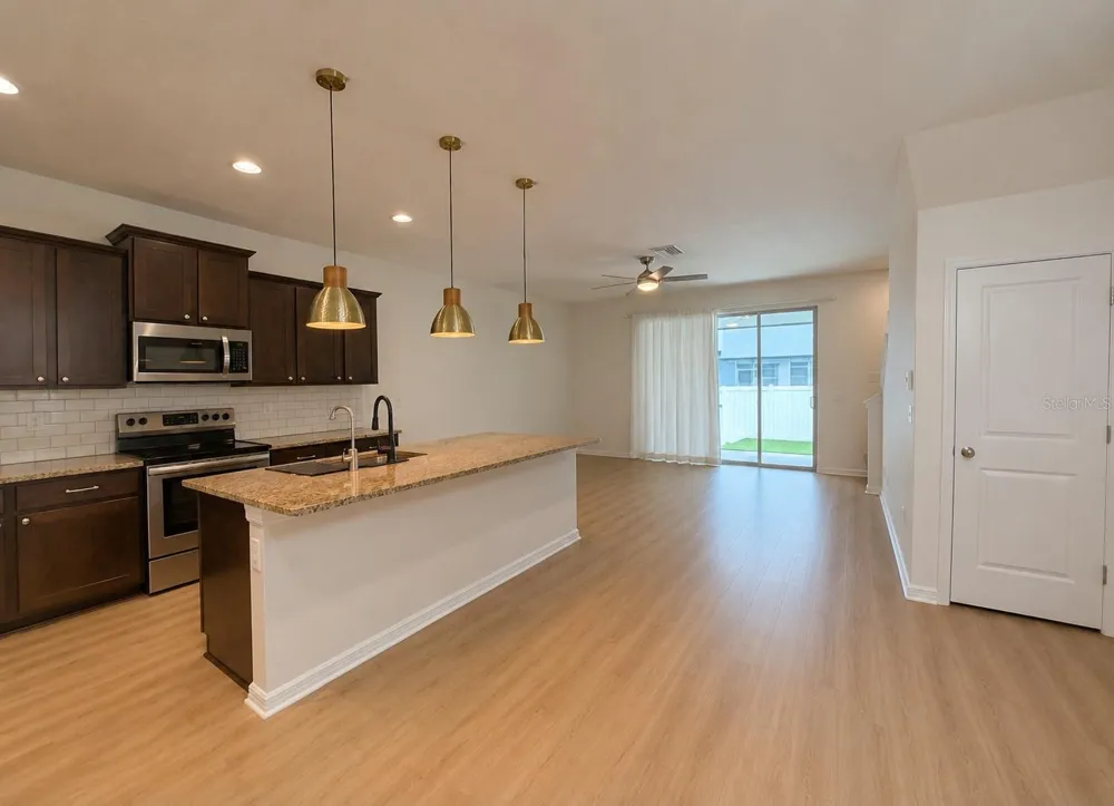 8653 PALMER PARK CIRCLE Sarasota, FL 34238