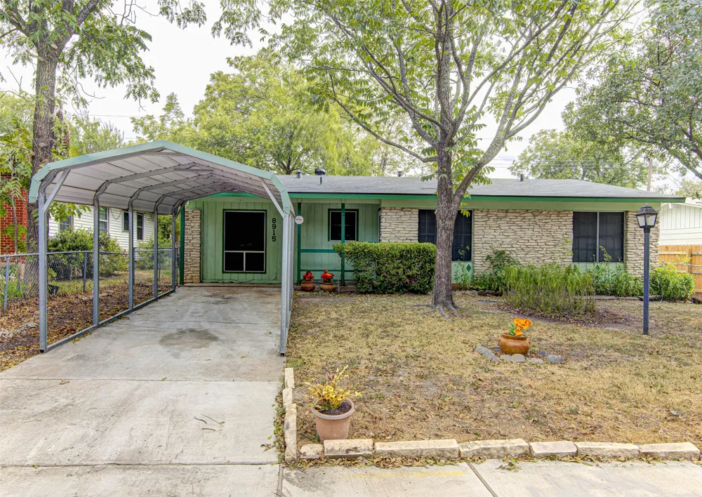 8915 Slayton Drive Austin, TX 78753