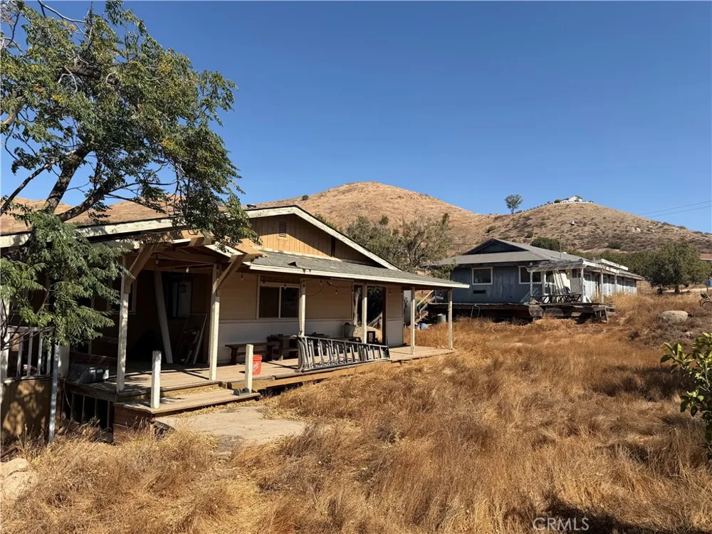 22300 Juniper Perris, CA 92570