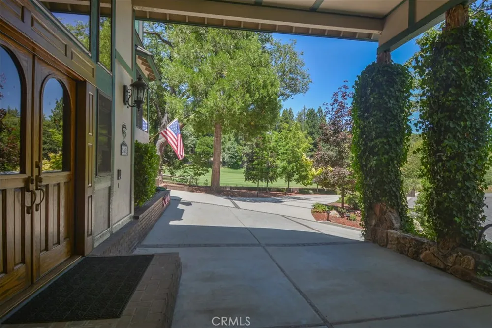 26472 Hillcrest Lake Arrowhead, CA 92352