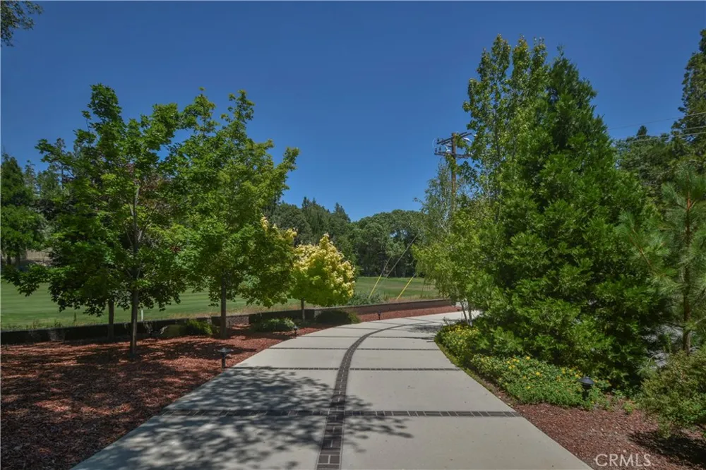 26472 Hillcrest Lake Arrowhead, CA 92352