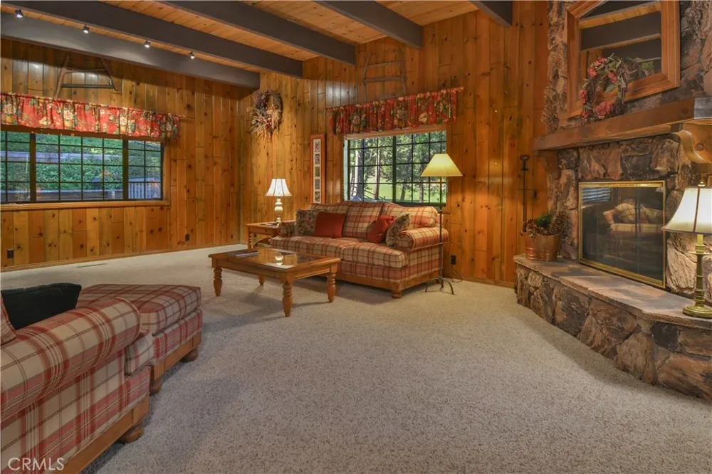26472 Hillcrest Lake Arrowhead, CA 92352