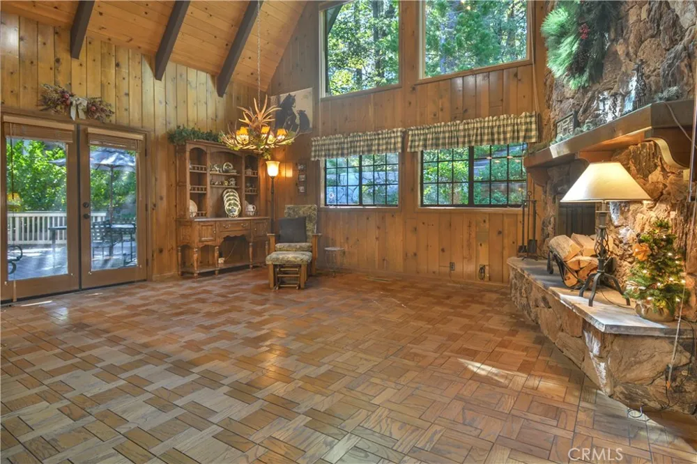 26472 Hillcrest Lake Arrowhead, CA 92352