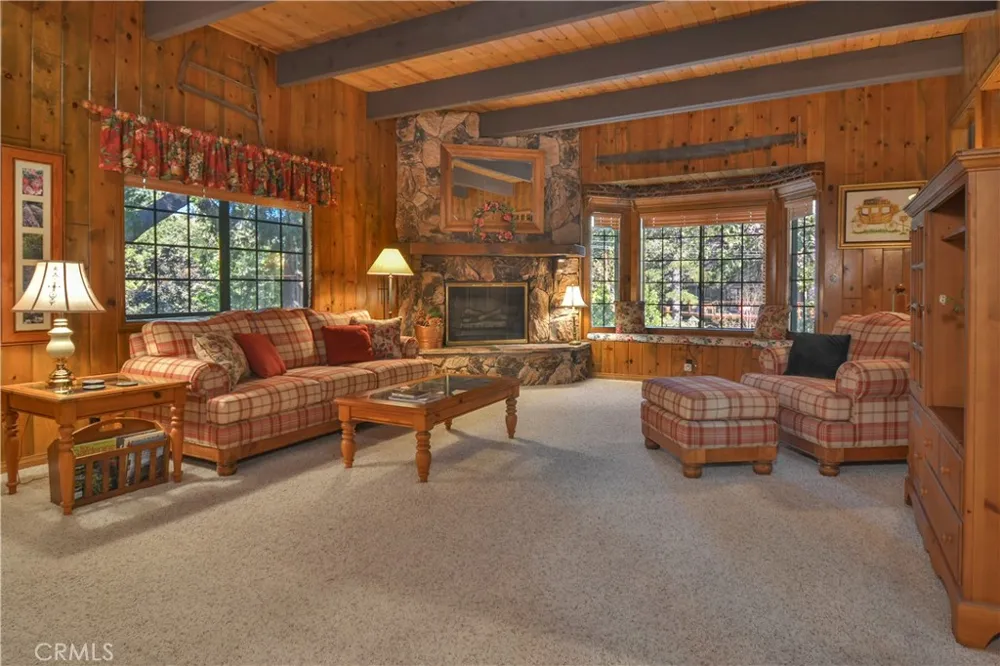 26472 Hillcrest Lake Arrowhead, CA 92352