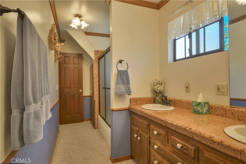 26472 Hillcrest Lake Arrowhead, CA 92352