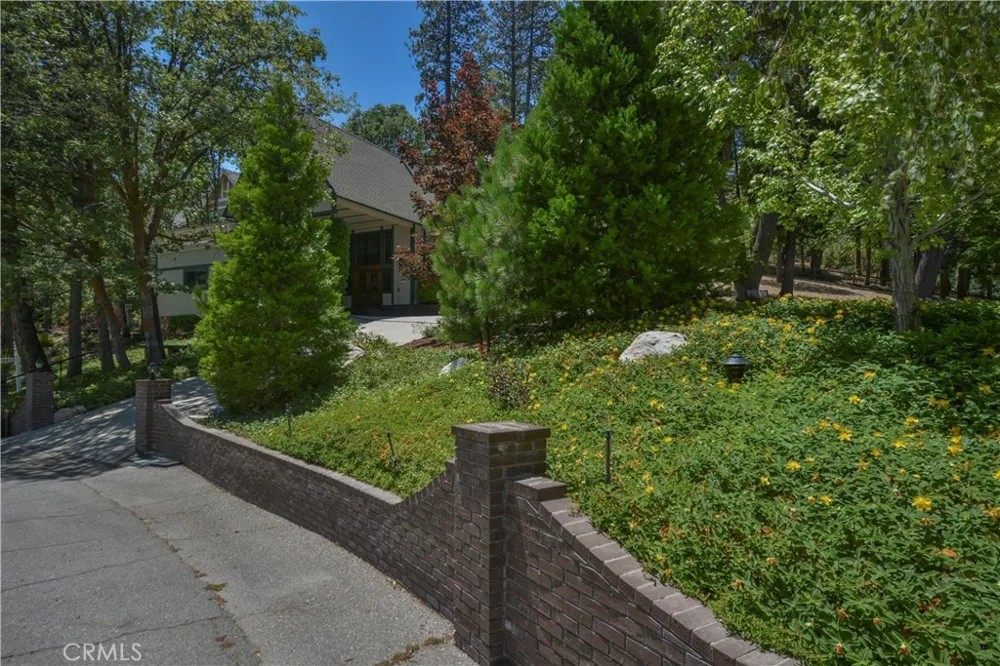 26472 Hillcrest Lake Arrowhead, CA 92352