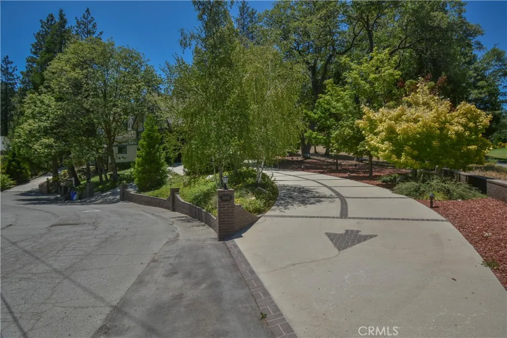 26472 Hillcrest Lake Arrowhead, CA 92352