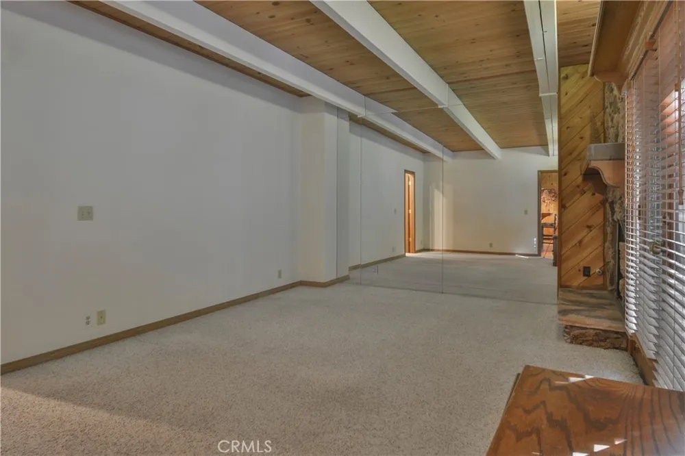26472 Hillcrest Lake Arrowhead, CA 92352