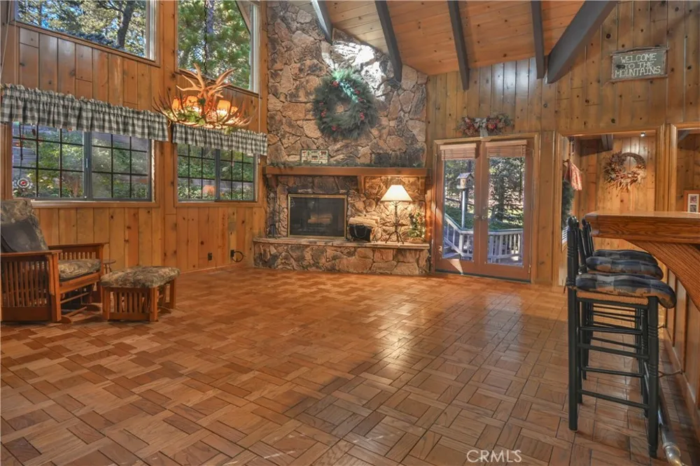 26472 Hillcrest Lake Arrowhead, CA 92352