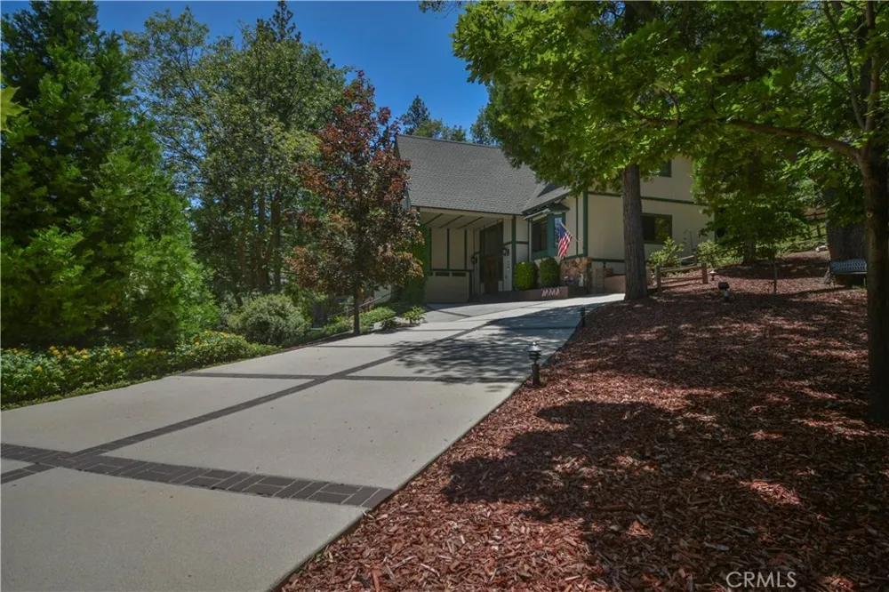 26472 Hillcrest Lake Arrowhead, CA 92352