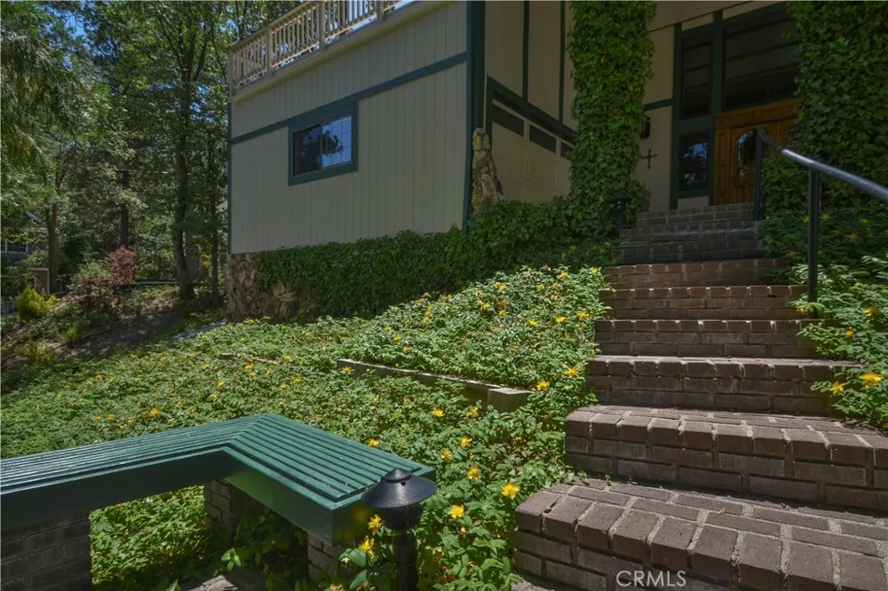 26472 Hillcrest Lake Arrowhead, CA 92352