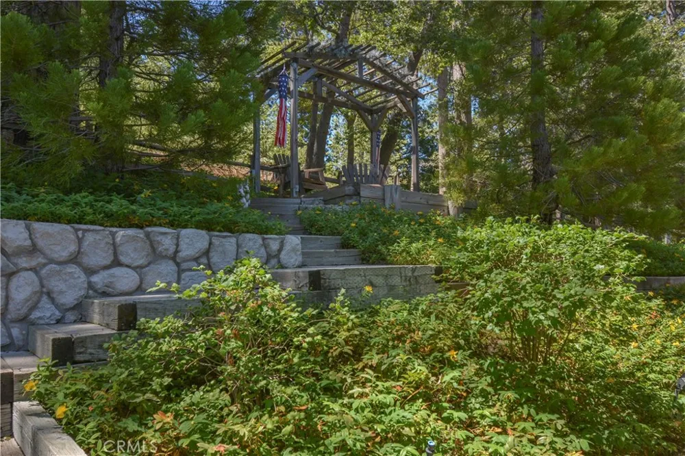 26472 Hillcrest Lake Arrowhead, CA 92352