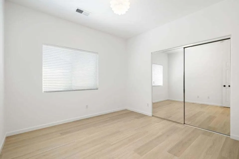 836 Mira Grande Palm Springs, CA 92262
