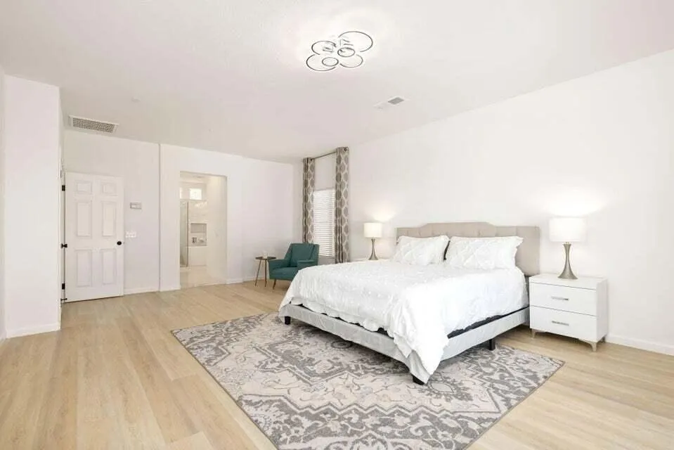 836 Mira Grande Palm Springs, CA 92262