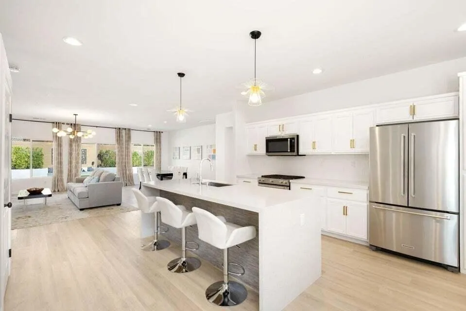 836 Mira Grande Palm Springs, CA 92262