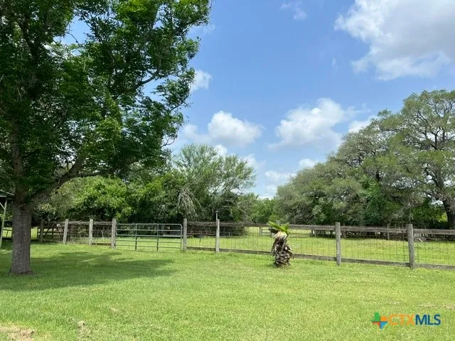 1037 Noll Road Meyersville, TX 77974