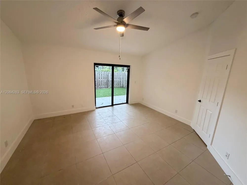 11085 NW 38th Pl Sunrise, FL 33351