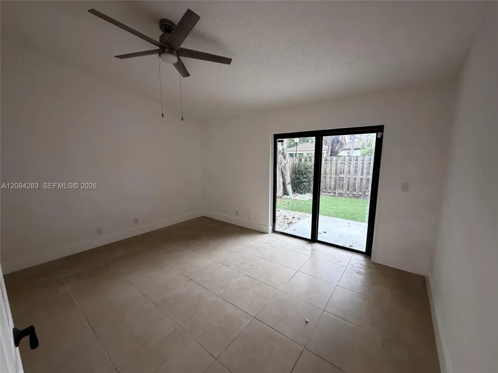 11085 NW 38th Pl Sunrise, FL 33351
