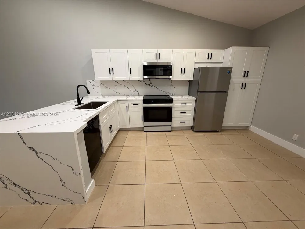 11085 NW 38th Pl Sunrise, FL 33351