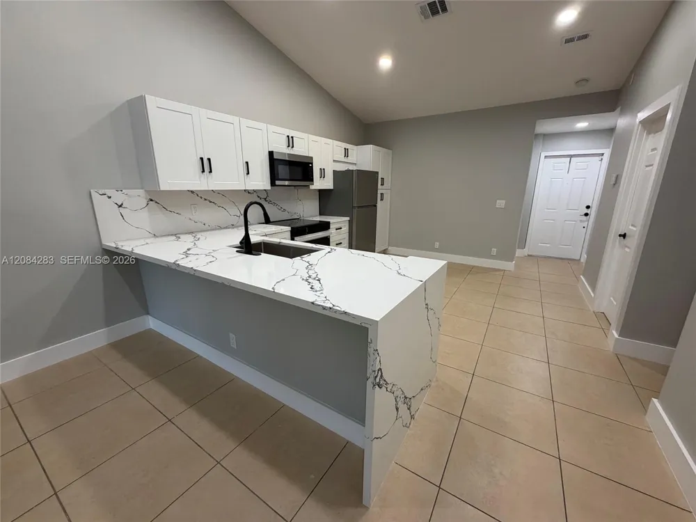 11085 NW 38th Pl Sunrise, FL 33351