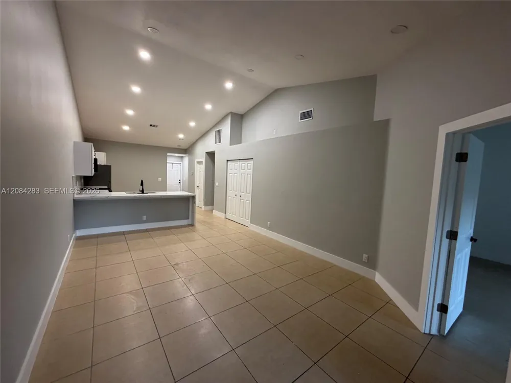 11085 NW 38th Pl Sunrise, FL 33351
