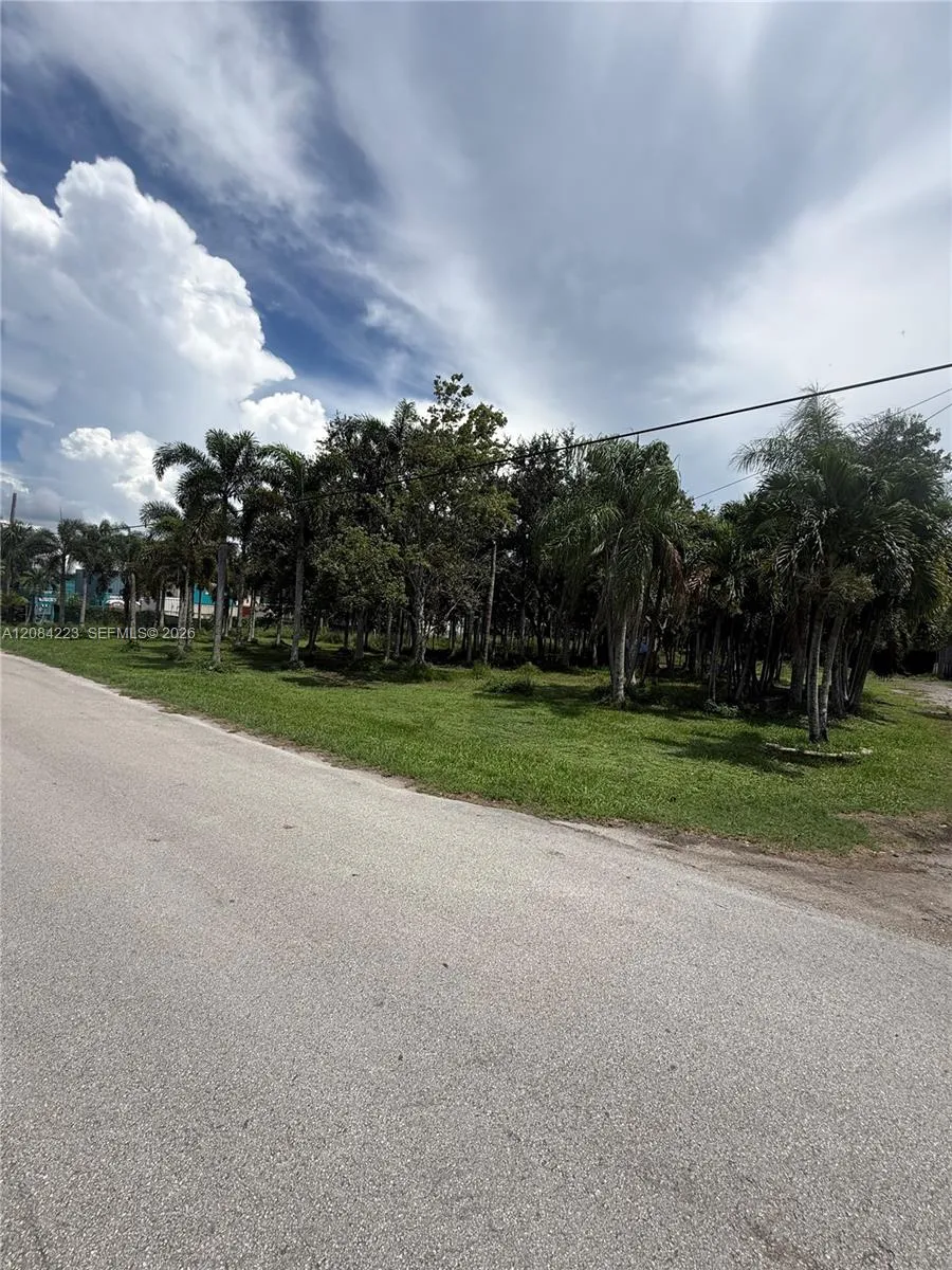 208 SW 208th Ln Southwest Ranches, FL 33332