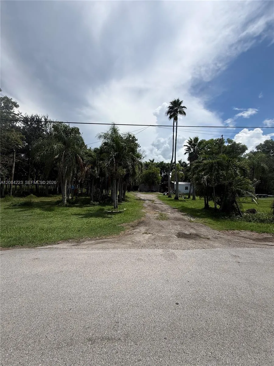 208 SW 208th Ln Southwest Ranches, FL 33332