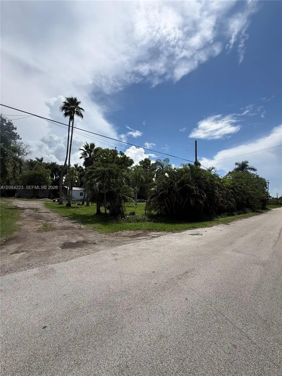 208 SW 208th Ln Southwest Ranches, FL 33332