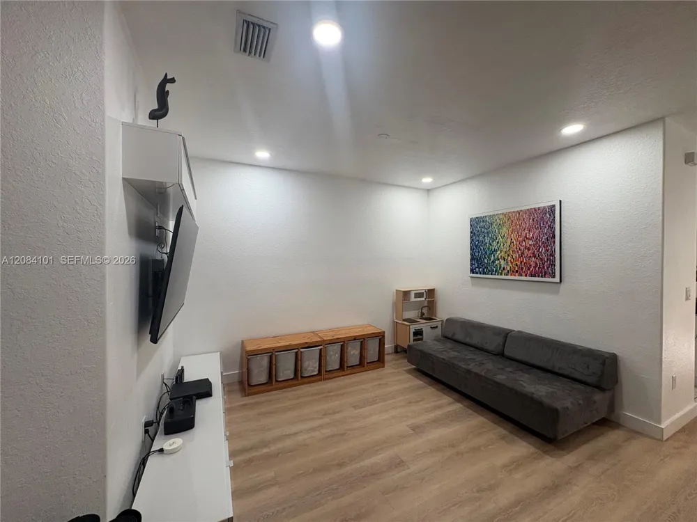 8108 NW 108th Ct Doral, FL 33178