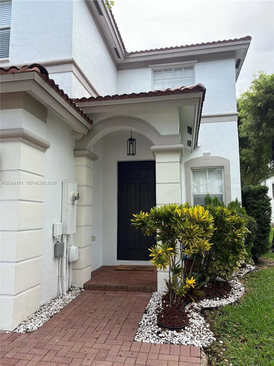8108 NW 108th Ct Doral, FL 33178