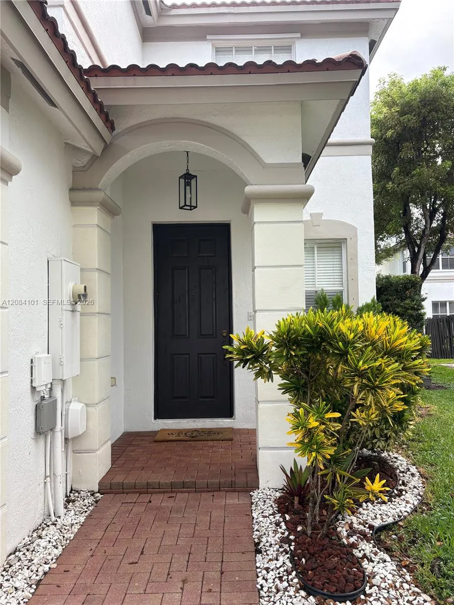 8108 NW 108th Ct Doral, FL 33178