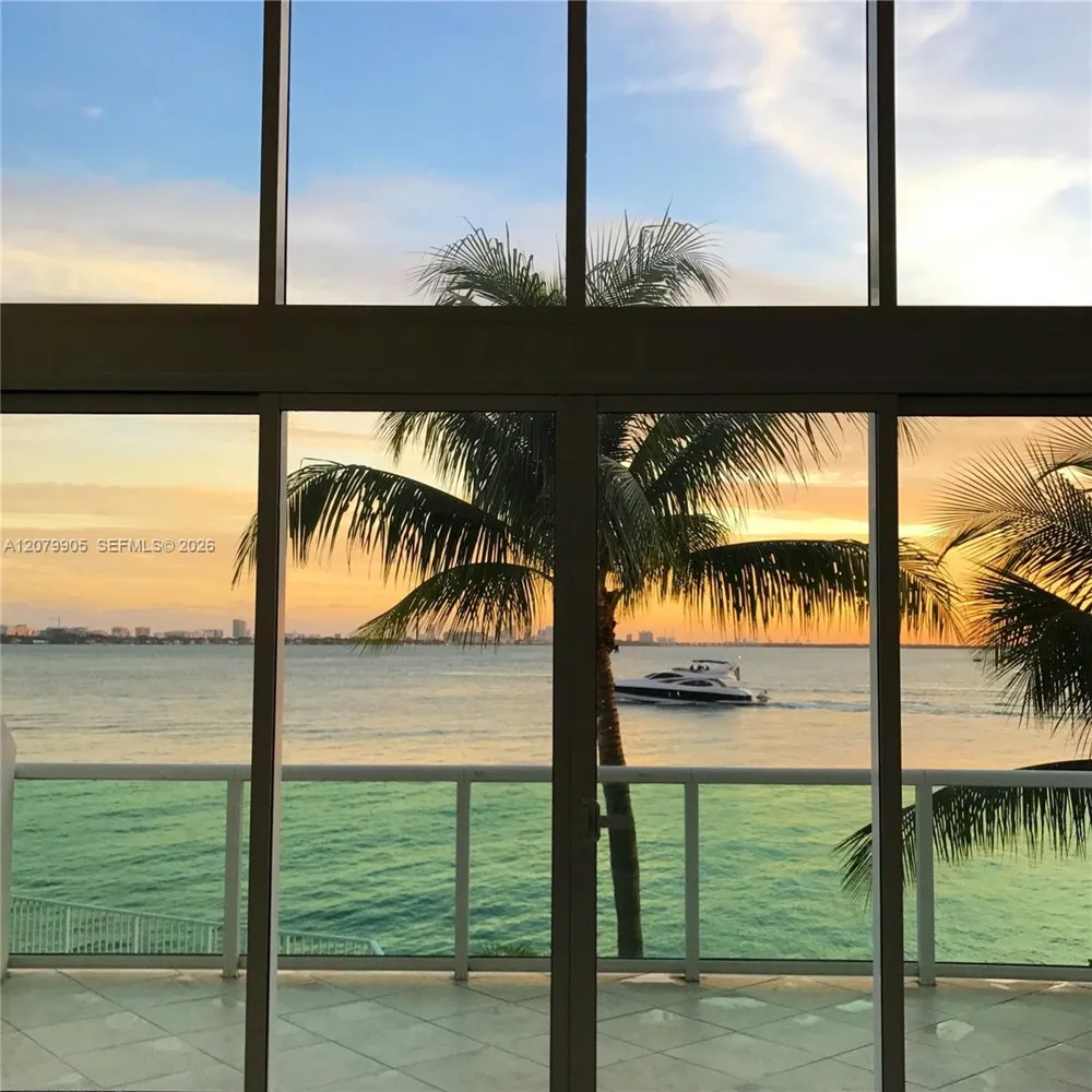 2000 Bay Dr #208 Miami Beach, FL 33141