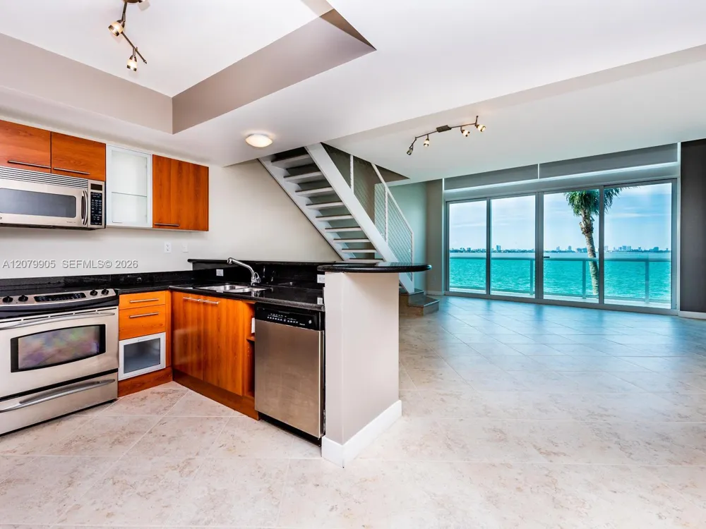 2000 Bay Dr #208 Miami Beach, FL 33141