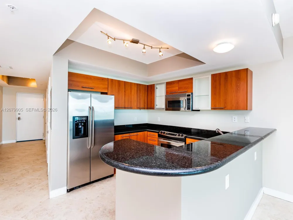 2000 Bay Dr #208 Miami Beach, FL 33141