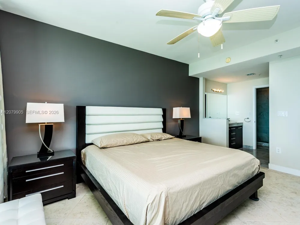 2000 Bay Dr #208 Miami Beach, FL 33141