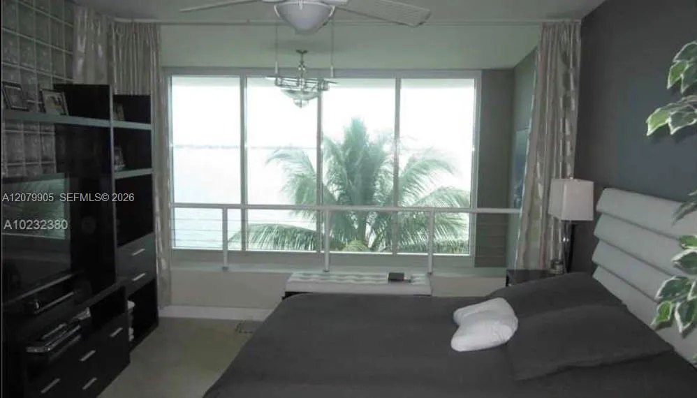 2000 Bay Dr #208 Miami Beach, FL 33141