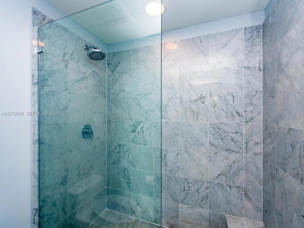 2000 Bay Dr #208 Miami Beach, FL 33141
