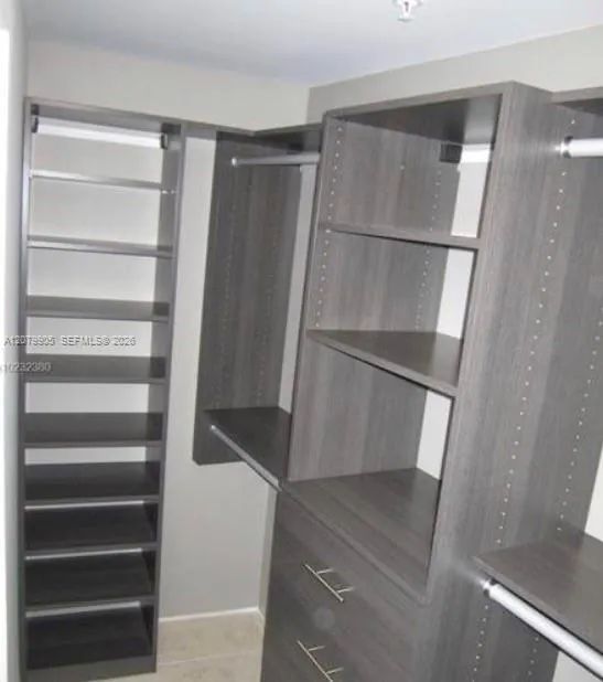 2000 Bay Dr #208 Miami Beach, FL 33141