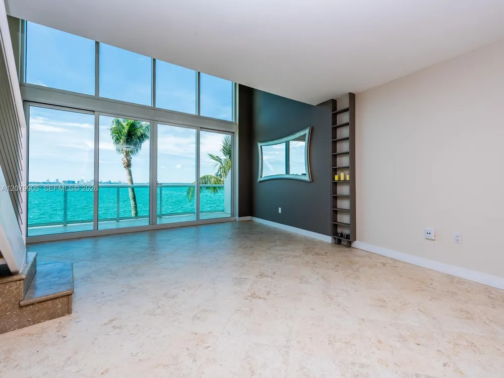 2000 Bay Dr #208 Miami Beach, FL 33141