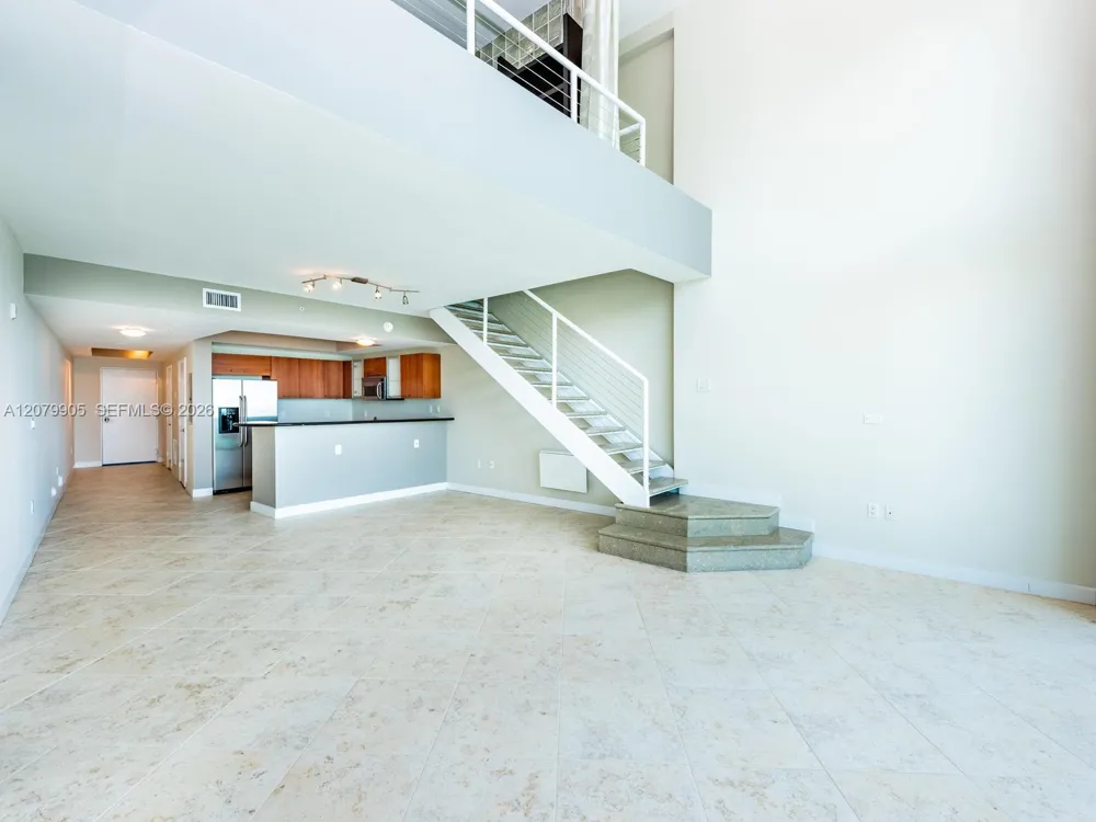 2000 Bay Dr #208 Miami Beach, FL 33141
