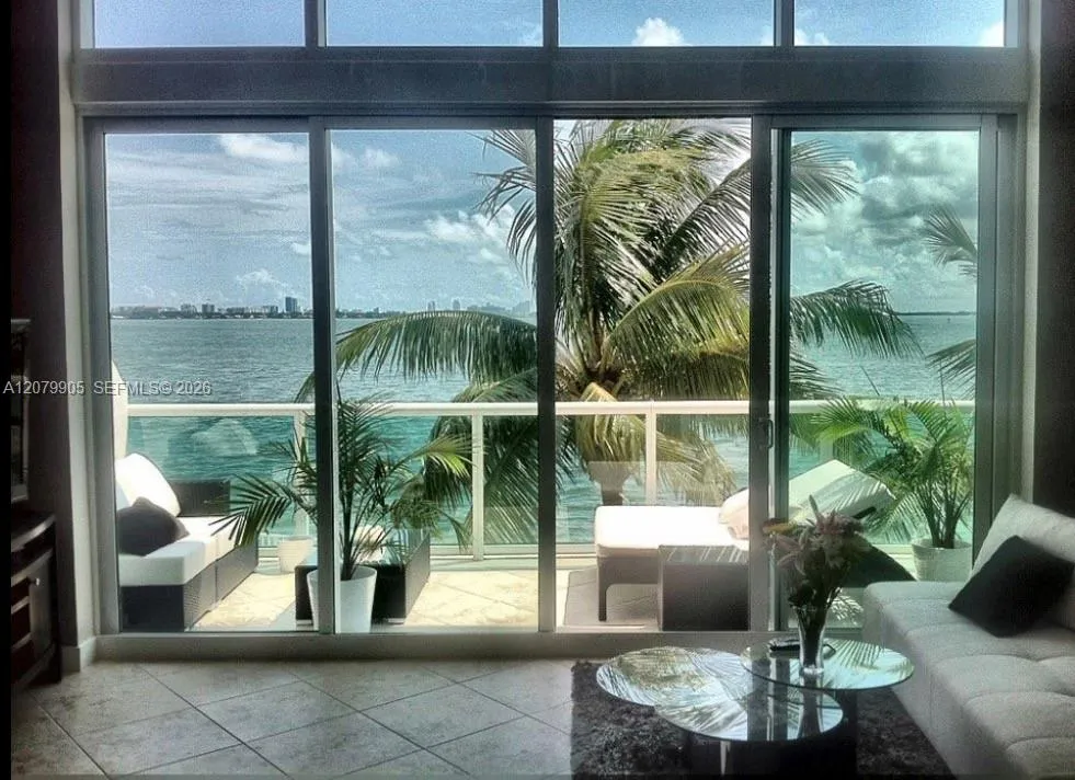 2000 Bay Dr #208 Miami Beach, FL 33141
