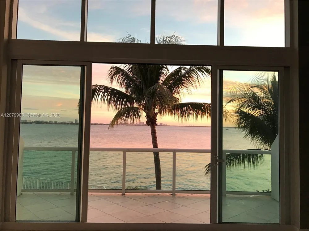 2000 Bay Dr #208 Miami Beach, FL 33141