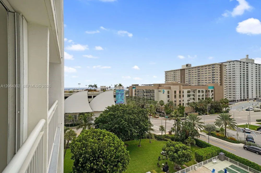 201 Ocean Blvd #801 Pompano Beach, FL 33062